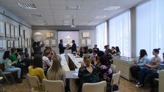 В конференц-зале Палехского художественного училища им. М Горького