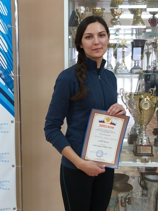 студентка 3 курса Палехского художественного училища им. М. Горького Киранова Дарья